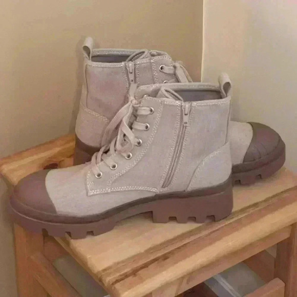 Universal Thread - Tan Canvas Shell toe rubber sole boots - Size 10 - Picture 3 of 7